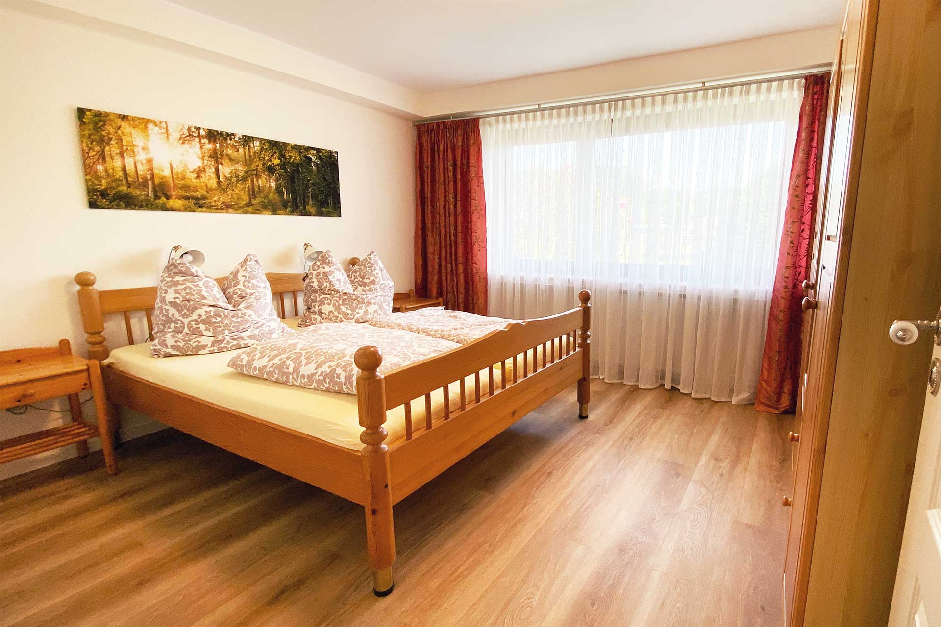Schlafzimmer 1